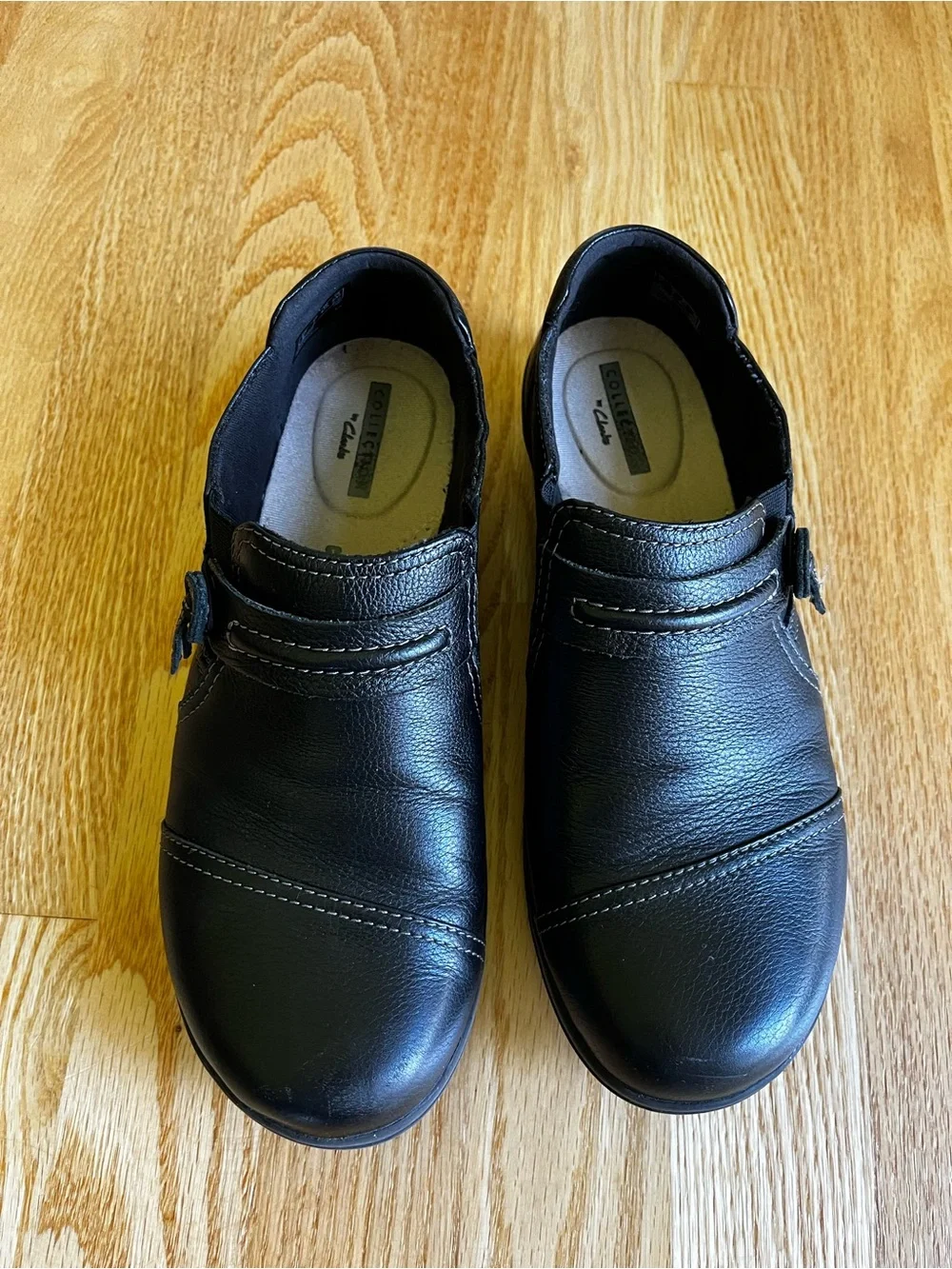 CLARKS WOMEN ORTHOLITE SLIP ON WOMEN SIZE 7 W BLACK LEATHER COMFORT LOAFER - Picture 1 of 3